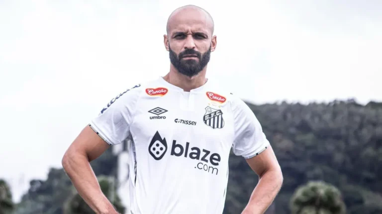 Thaciano, Ex-Bahia, Requeira para Não Jogar na Vila: Entenda a Situação do Santos Imagem do artigo