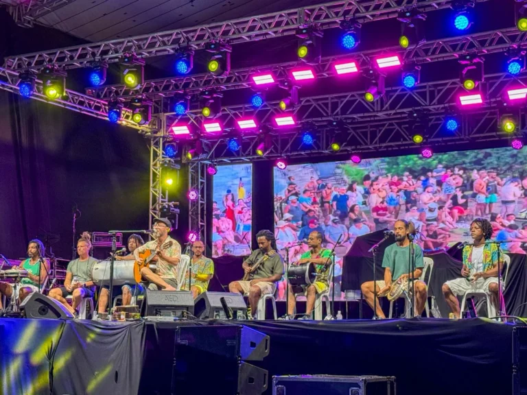 Itacaré Samba Festival Brilha na Praia da Coroinha com Grande Público