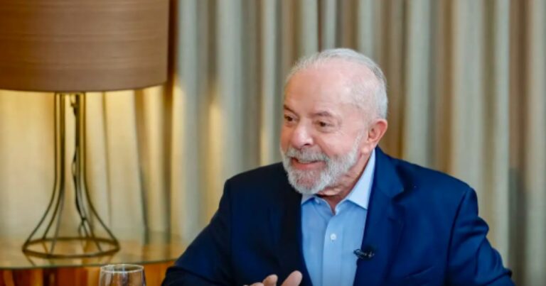 Lula Propõe Fim da Escala 6x1 e Celebra Vitória nas Tarifas de Trump