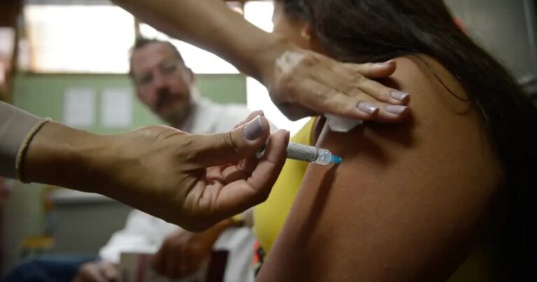 Ministério da Saúde Estende Vacinação Contra HPV para Jovens até 2026