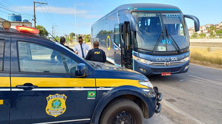 Operação Rodovida 2025/2026: PRF Foca em Educação e Segurança nas Estradas da Bahia Operação Rodovida 2025/2026: PRF Foca em Educação e Segurança nas Estradas da Bahia