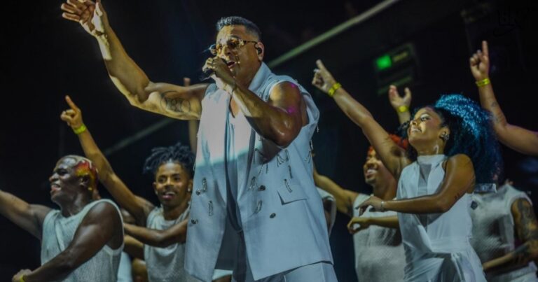 Xanddy Harmonia Agita o Público e Aquece a Festa na Arena O Canto da Cidade