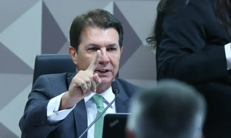 Arthur Maia critica administração do PT na Bahia e aponta falta de ações estruturantes