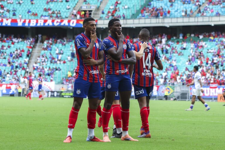Bahia brilha com misto de experiência e juventude para vencer o Galícia