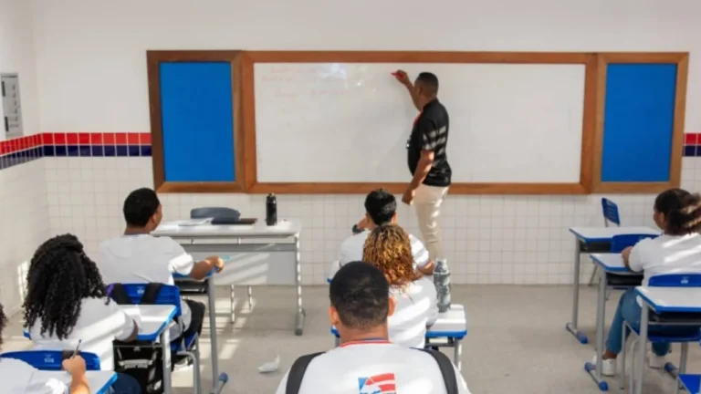 Bahia Convoca 1.890 Professores: Oportunidade na Educação 2024 Bahia Convoca 1.890 Professores: Oportunidade na Educação 2024