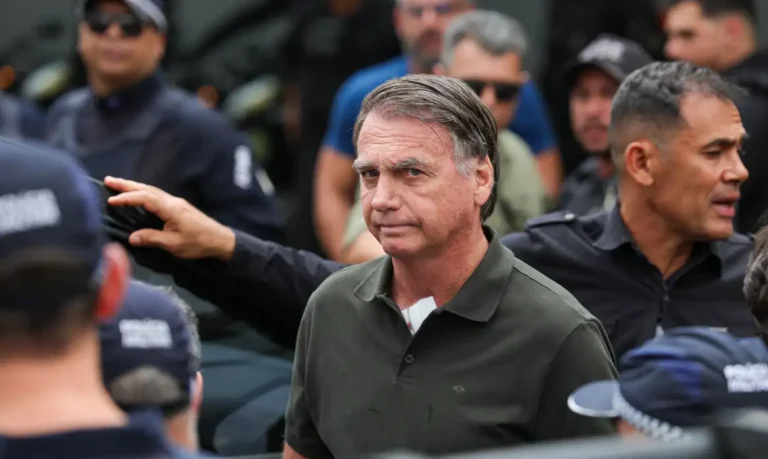 Bolsonaro Solicita Melhoria no Ar-Condicionado da Prisão da PF