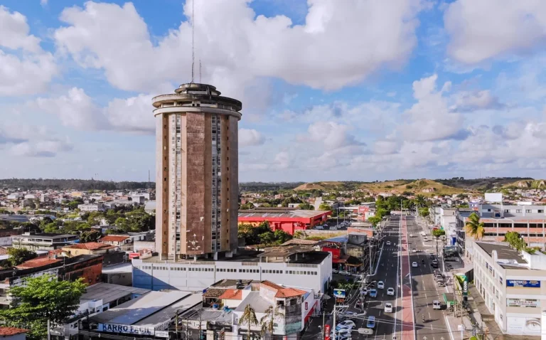 Camaçari se Consolida como Polo Econômico da Bahia com Crescimento Recorde de Empresas e Empregos