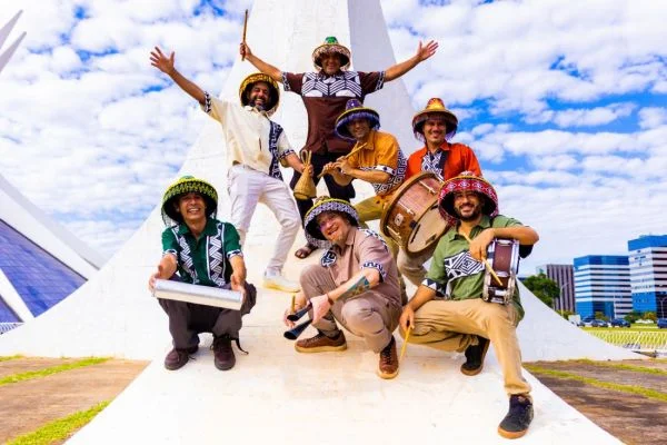 Caravana Cultural: Pé de Cerrado Celebra 25 Anos com Turnê Nacional e V Mostra Cultura Candanga Caravana Cultural: Pé de Cerrado Celebra 25 Anos com Turnê Nacional e V Mostra Cultura Candanga