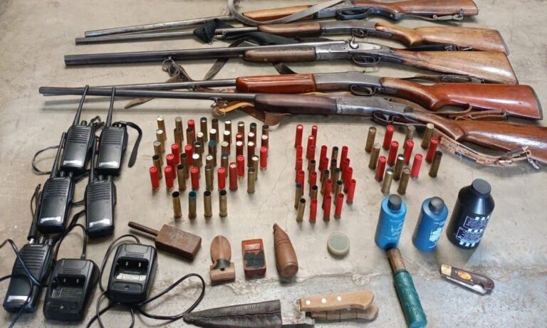 Cinco Espingardas e Munições de Caça Predatória Apreendidas na Bahia Cinco Espingardas e Munições de Caça Predatória Apreendidas na Bahia