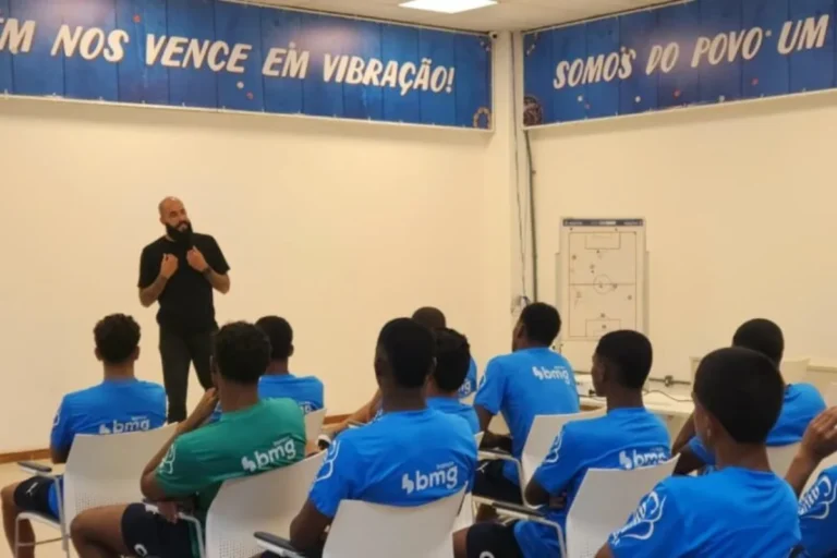 Danilo Fernandes Assume Posição de Coordenador no Bahia Após Aposentadoria