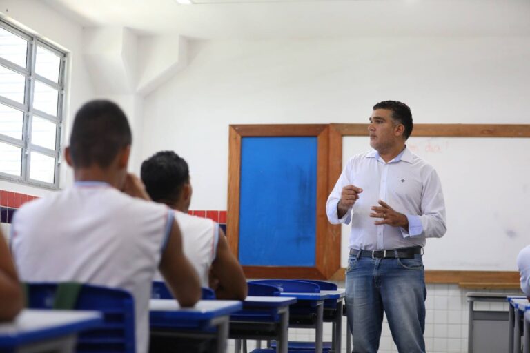 Educação na Bahia: Abertura de Seleção para Quase 3 Mil Vagas Temporárias Educação na Bahia: Abertura de Seleção para Quase 3 Mil Vagas Temporárias