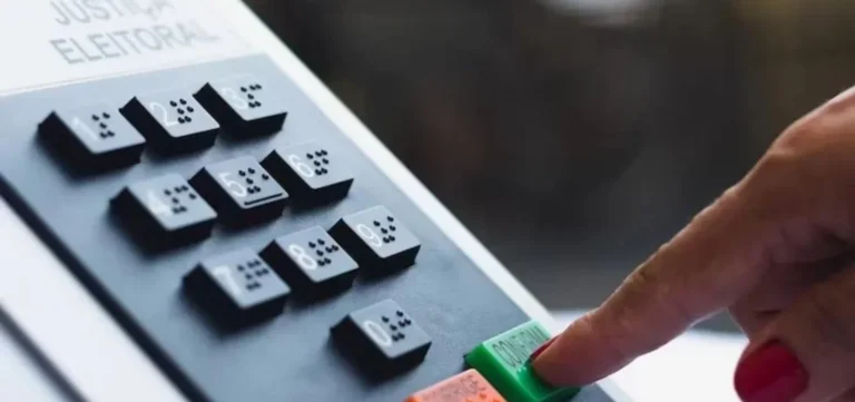 Eleições 2026: Educação é Fundamental para Combater a Desinformação, Afirma Especialista