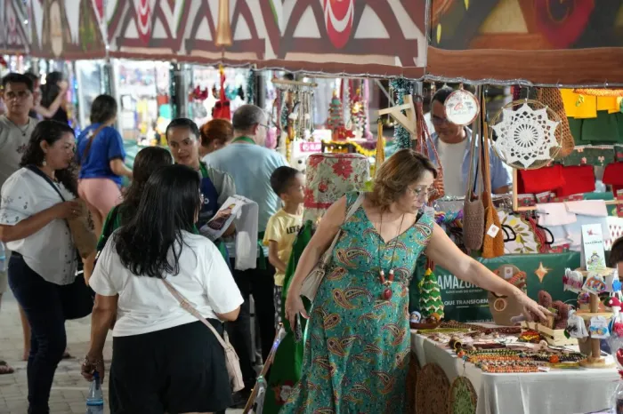 Feira Natalina de Economia Criativa em Manaus Gera R$ 319 Mil e Atraí 250 Empreendedores Feira Natalina de Economia Criativa em Manaus Gera R$ 319 Mil e Atraí 250 Empreendedores