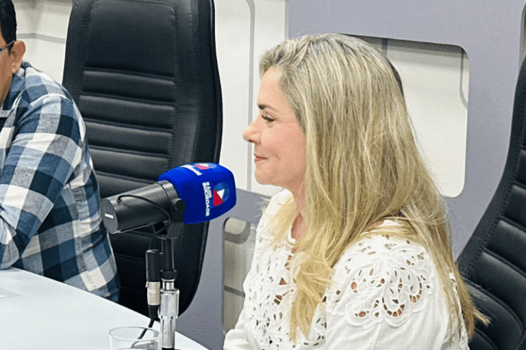 Identidade Política na ALBA: Ivana Bastos Desmente Termo ‘Casa do Amém’ Identidade Política na ALBA: Ivana Bastos Desmente Termo 'Casa do Amém'