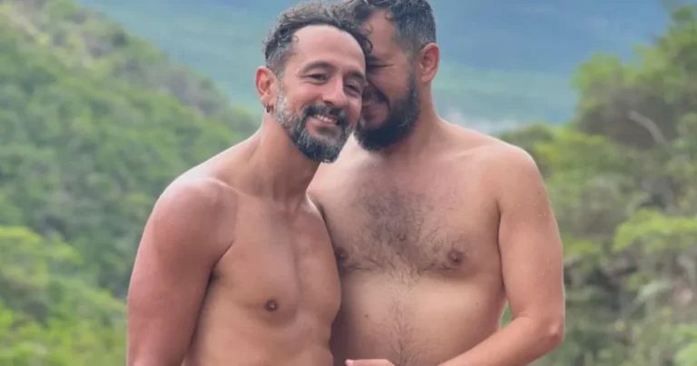 Irandhir Santos Curte Férias na Bahia com o Marido; Veja as Fotos Irandhir Santos Curte Férias na Bahia com o Marido; Veja as Fotos