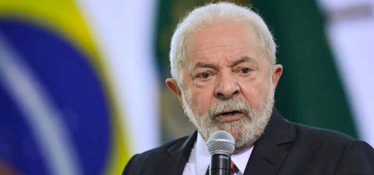 Lula Sanciona Orçamento de 2026 com Vetos em R$ 400 Milhões de Emendas Parlamentares