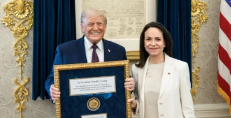 María Corina Machado Entrega Medalha do Nobel da Paz a Trump em Cerimônia na Casa Branca