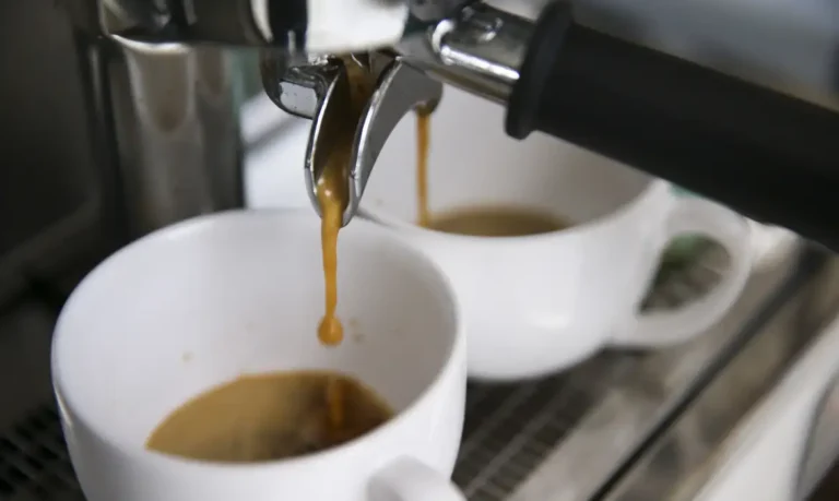 Preços Elevados Impactam Consumo de Café no Brasil em 2025