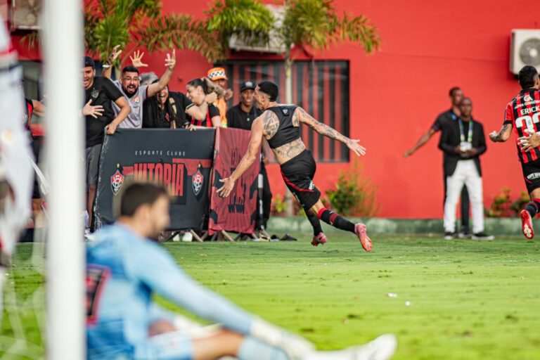 Retrospectiva do Vitória: altos e baixos do Rubro-Negro em 2025