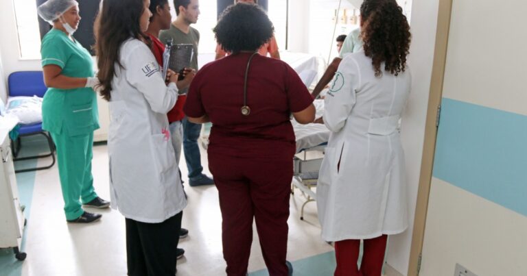 Sesab Expande Concessão de Bolsas do Pró-Residência na Bahia em 2026