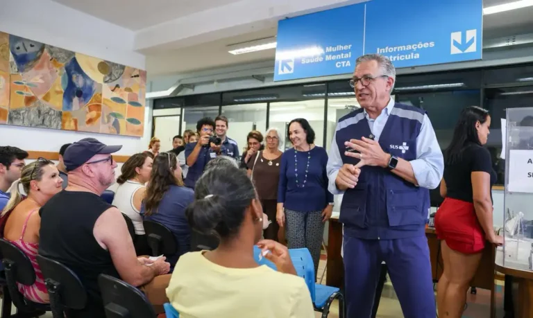 Vacinação Contra Dengue: Anúncio do Ministro Garante Imunização para Profissionais de Saúde Vacinação Contra Dengue: Anúncio do Ministro Garante Imunização para Profissionais de Saúde