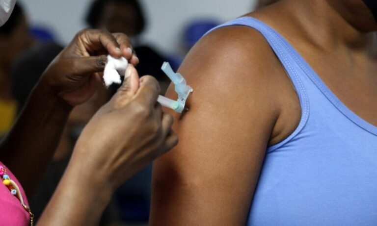 Vacinação Gratuita no Terminal Acesso Norte: Participe do Dia D em Salvador Vacinação Gratuita no Terminal Acesso Norte: Participe do Dia D em Salvador