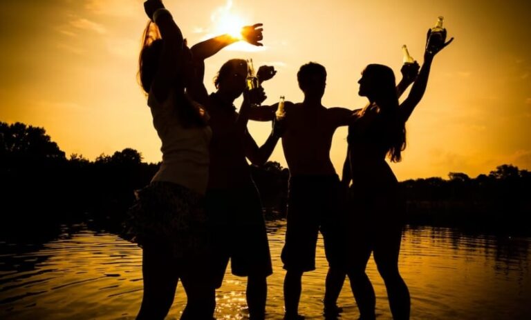 Verão Kennedy 2026: Música e Diversão nas Praias das Neves e Marobá