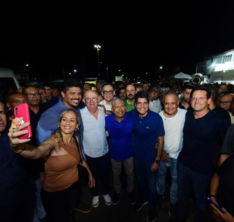 ACM Neto Avança em Conversas com Angelo Coronel e Planeja Aliança até Fevereiro