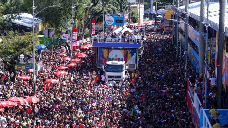 Aeroporto de Salvador Registra Recorde de Passageiros no Carnaval de 2024