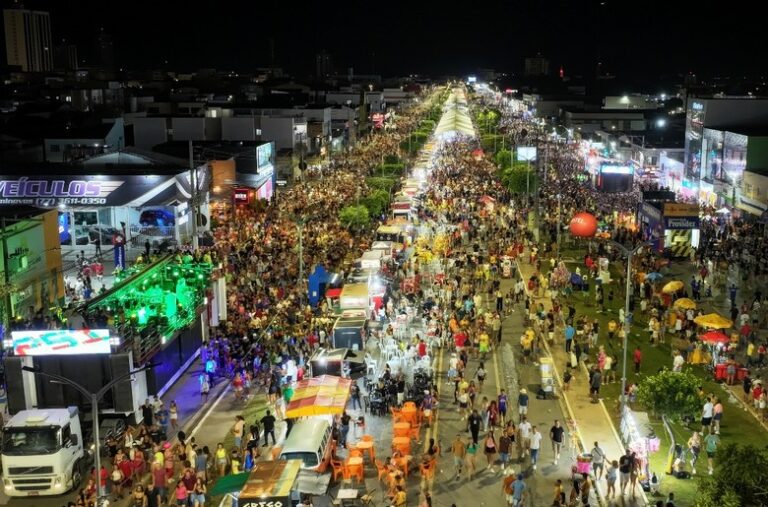 Barreiras Folia 2026: Carnaval Impulsiona Comércio e Fortalece Economia na Capital do Oeste