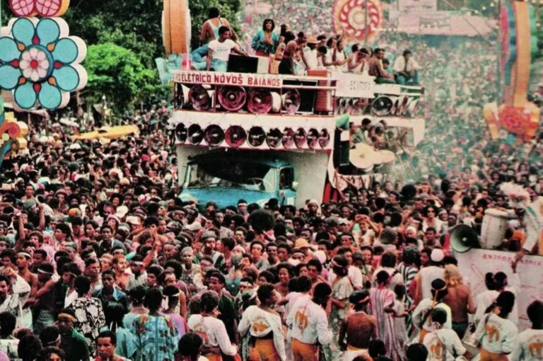 Carnaval de Salvador: A Experiência Única na Barraca de Juvená