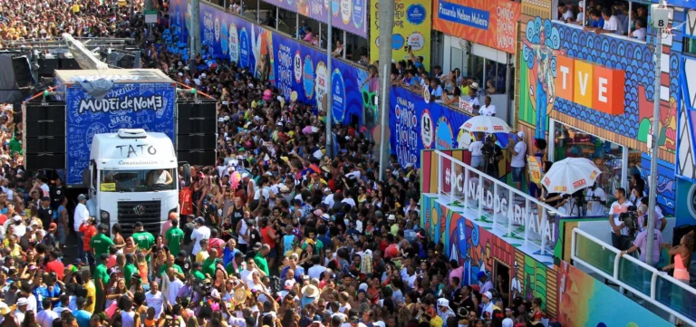 Carnaval Impulsiona Expectativa de Crescimento de 6% no Comércio e Turismo da Bahia