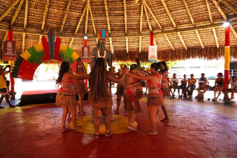 Cultura Indígena Brilha no FABI: Início do Festival em Coroa Vermelha