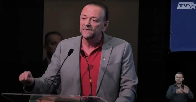 Edinho Silva Propõe Reforma Política para Fortalecer o PT como Antissistema Edinho Silva Propõe Reforma Política para Fortalecer o PT como Antissistema