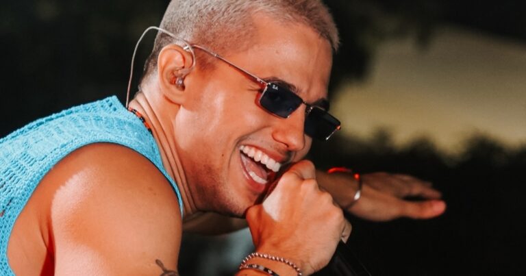 Guga Meyra Faz Declaração Romântica em Camarote Durante o Carnaval