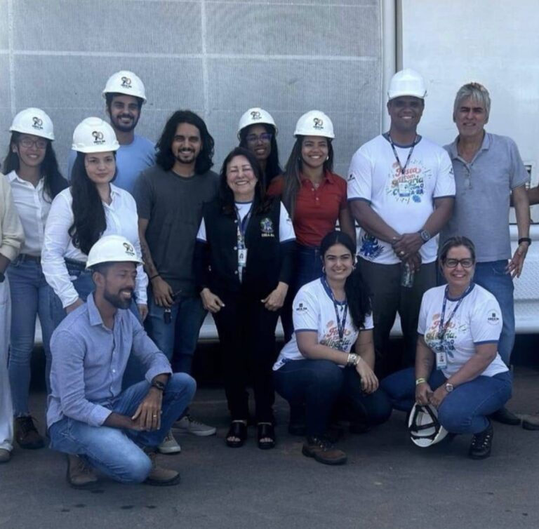 Inovação no Carnaval: CREA-BA Visita Trio-Elétrico ‘Contêiner’ de Juan e Ravena Inovação no Carnaval: CREA-BA Visita Trio-Elétrico ‘Contêiner’ de Juan e Ravena