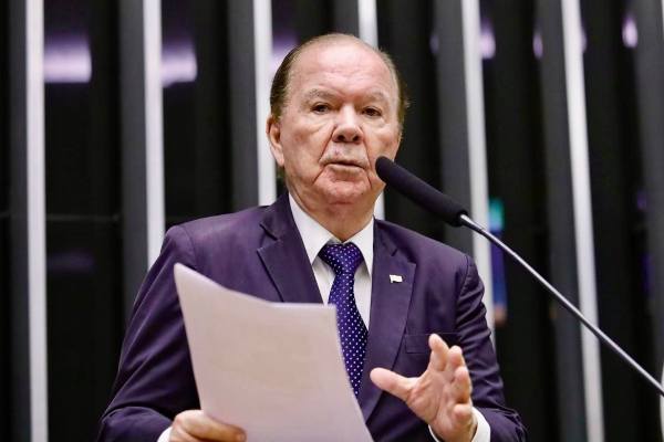 João Leão: 80 Anos de Contribuições na Política e Infraestrutura da Bahia João Leão: 80 Anos de Contribuições na Política e Infraestrutura da Bahia