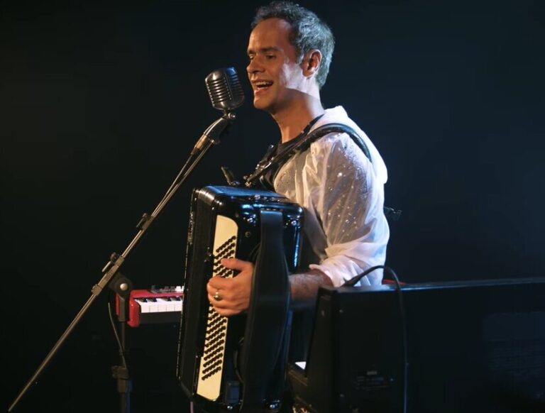 Marcelo Jeneci: Show Intimista Em Salvador Promete Encantar Público