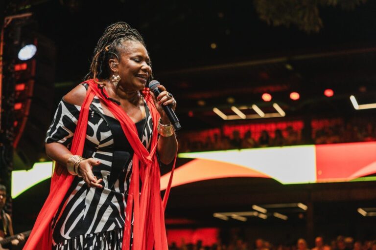 Margareth Menezes Comemora 25 Anos de Álbum que Transformou sua Carreira no Carnaval de 2026