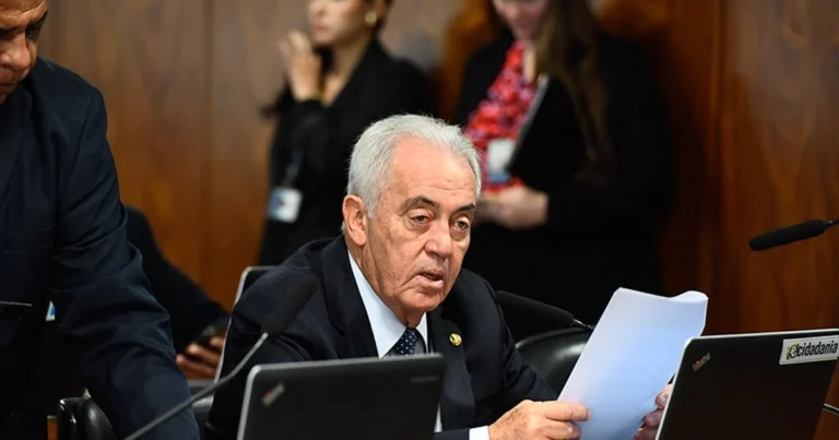 Senador Otto Alencar Passa por Cirurgia Cardíaca após Mal-Estar na Bahia
