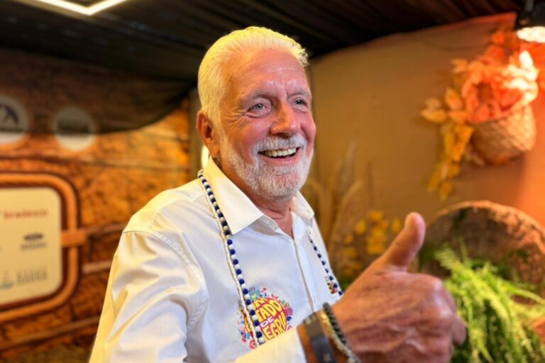 Senador Wagner Elogia Visita de Lula ao Carnaval de Salvador e Critica Bruno Reis Senador Wagner Elogia Visita de Lula ao Carnaval de Salvador e Critica Bruno Reis