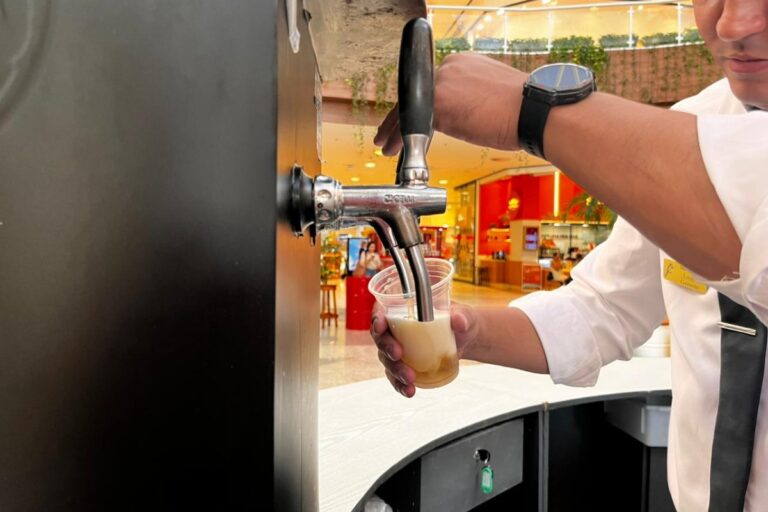 Shopping Paralela Lança Bar e Lounge Temático em Clima de Carnaval