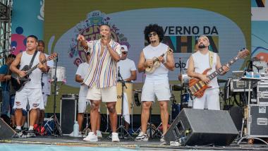 Uel Leva Samba e Alegria ao Pelourinho na Segunda-Feira de Carnaval Uel Leva Samba e Alegria ao Pelourinho na Segunda-Feira de Carnaval