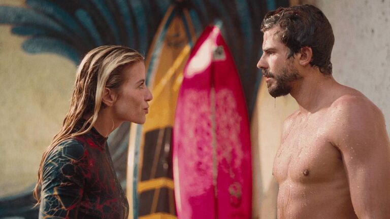 A Comédia Romântica 'De Volta à Bahia' Encanta nos Cinemas com Surfe e Romance
