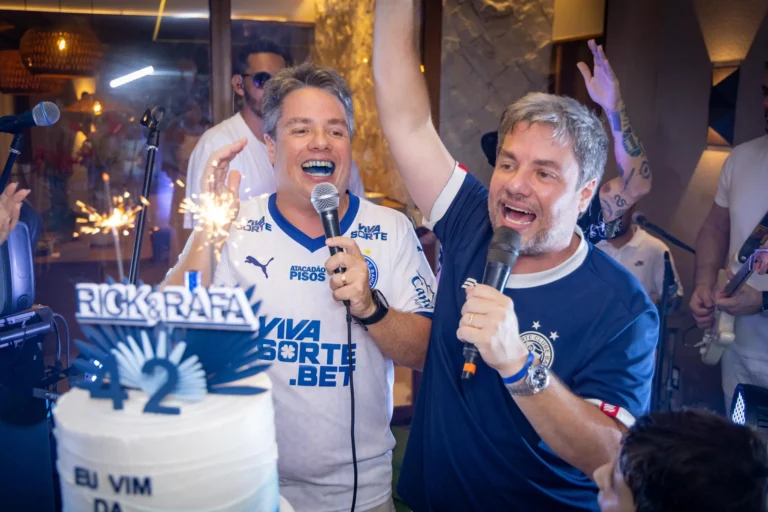 Aniversário em Grande Estilo: Rafael e Ricardo Cal Comemoram na Praia do Forte