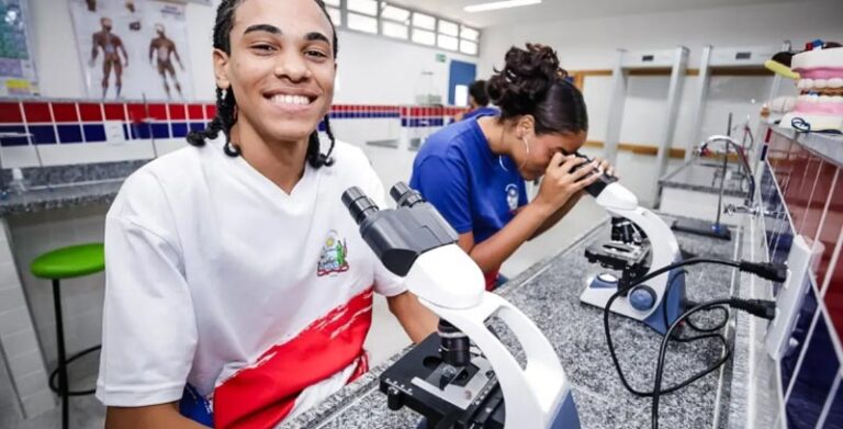 Bahia Avança na Educação: Quarto Estado com Mais Estudantes em Tempo Integral Bahia Avança na Educação: Quarto Estado com Mais Estudantes em Tempo Integral