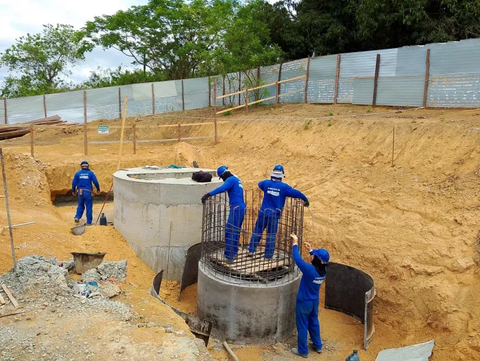 Bahia e Brasil: Parceria para Melhorar Saneamento e Qualidade de Vida Bahia e Brasil: Parceria para Melhorar Saneamento e Qualidade de Vida