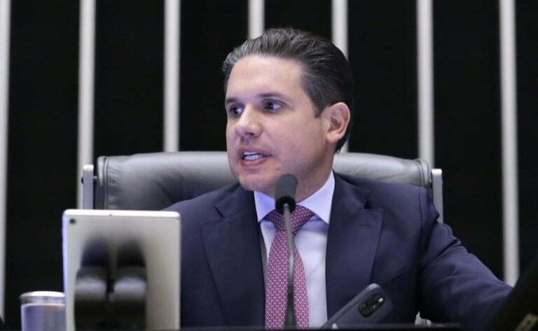 Câmara analisa fim da jornada 6x1: Votação histórica deve ocorrer em maio