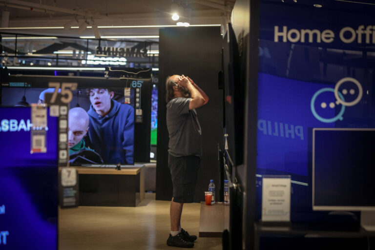 Casas Bahia: Prejuízo Triplica e CEO Adota Estratégia Conservadora para Enfrentar Crise