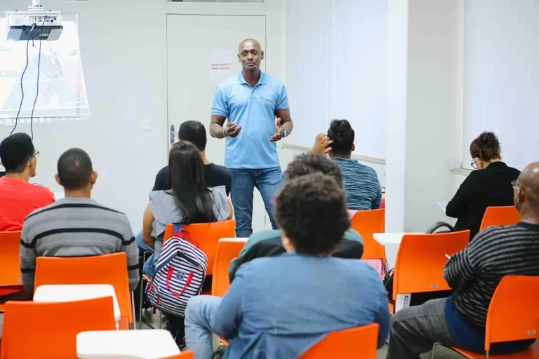 Cursos Gratuitos em Salvador: Mecânico Eletricista de Automóveis | Qualifique-se para o Futuro Cursos Gratuitos em Salvador: Mecânico Eletricista de Automóveis | Qualifique-se para o Futuro